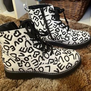 Girls size 4.5 combat boots